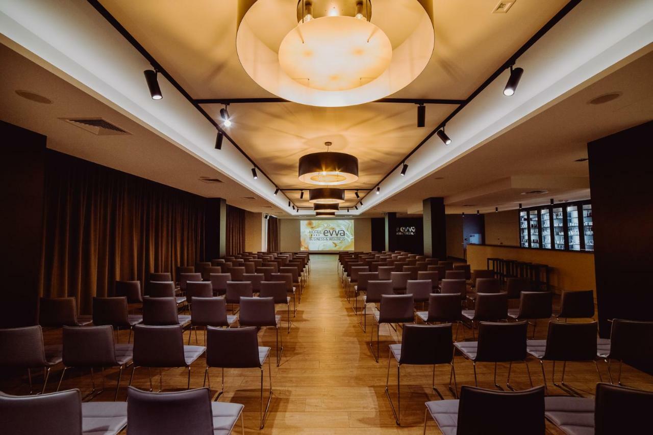 Hotel Evva ดาร์นอบเจก ภายนอก รูปภาพ